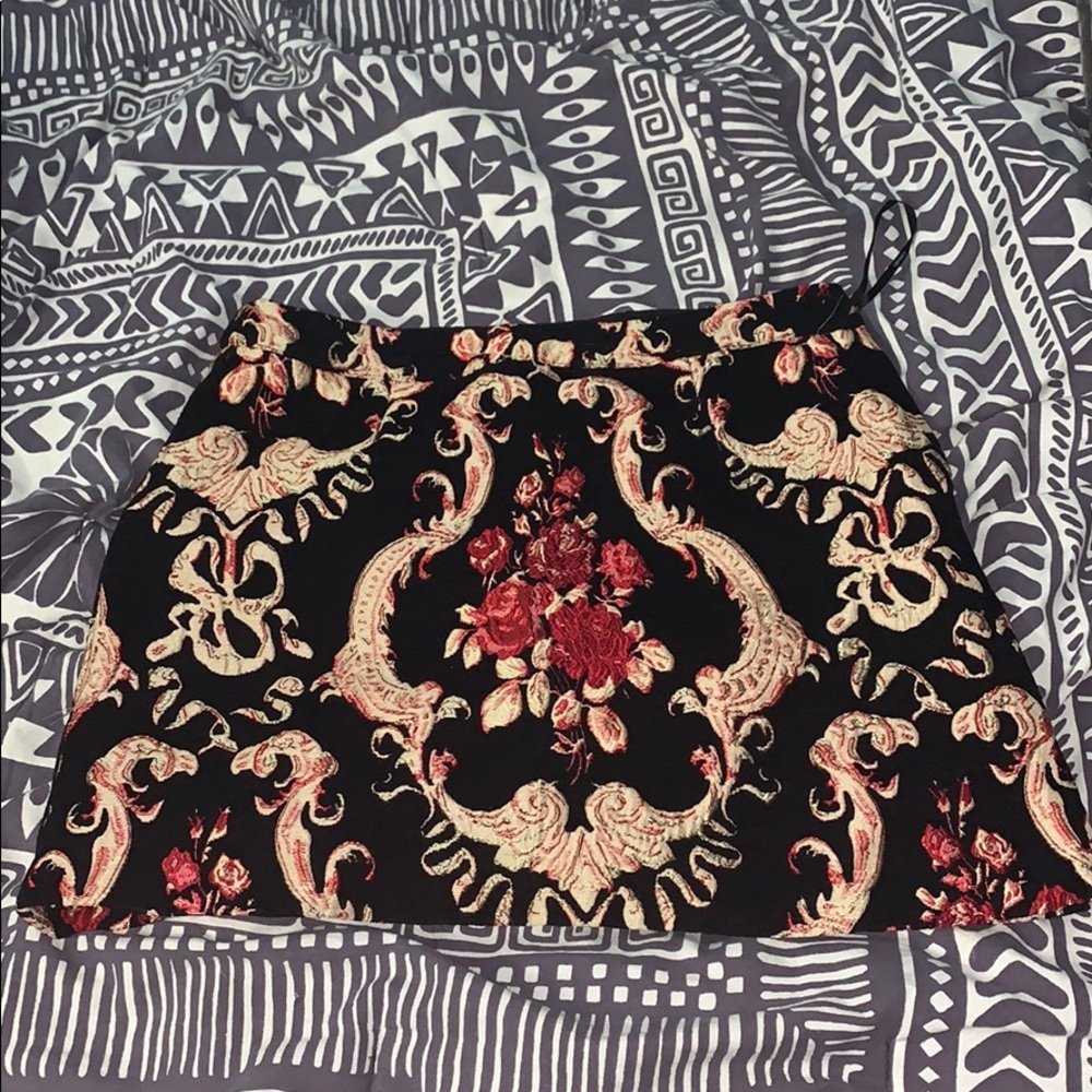 Flower embroidered skirt